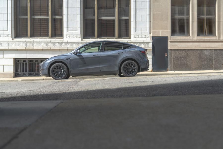  Tesla Model Y Long Range 2020 года  (NA) (фото 4 из 28)